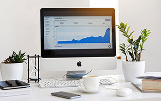 爱游戏大厅-伊朗队中场贝尔特拉在巴黎奥运会上展现出强大的进攻组织能力，伊朗拉什特