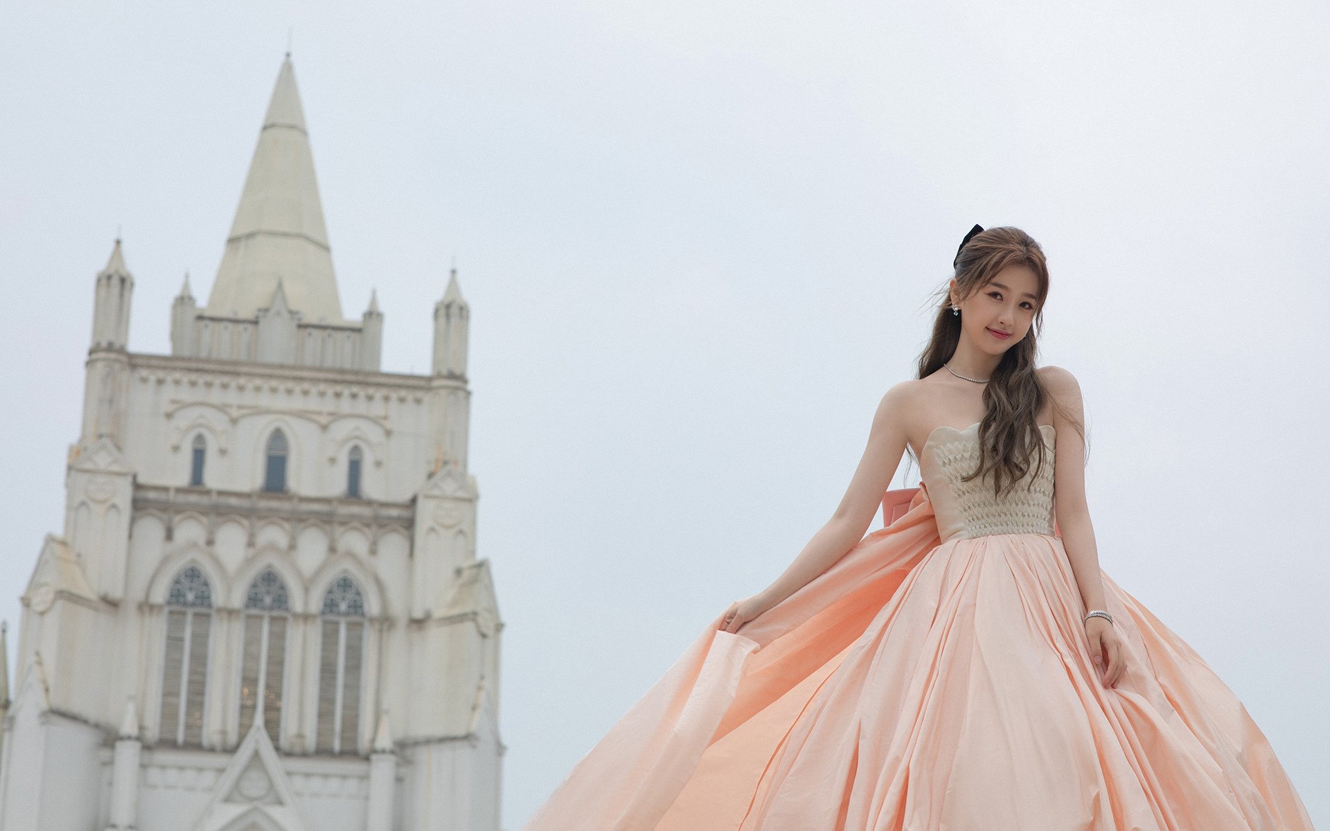 爱游戏在线登录入口-裁判新规引发争议，联盟持续优化判罚机制，裁判管理办法