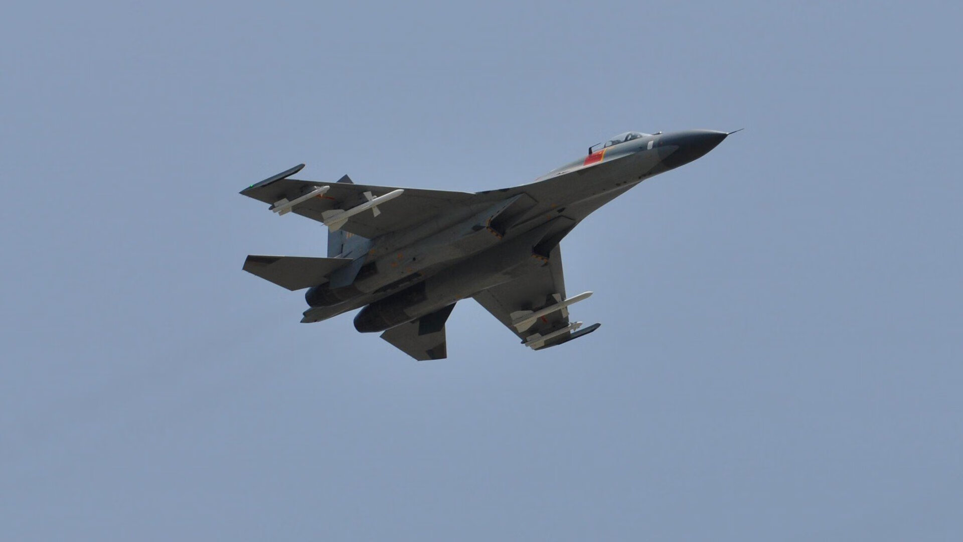 “帕布罗·马特拉的全能防守,成为阿根廷美洲狮队的基石”