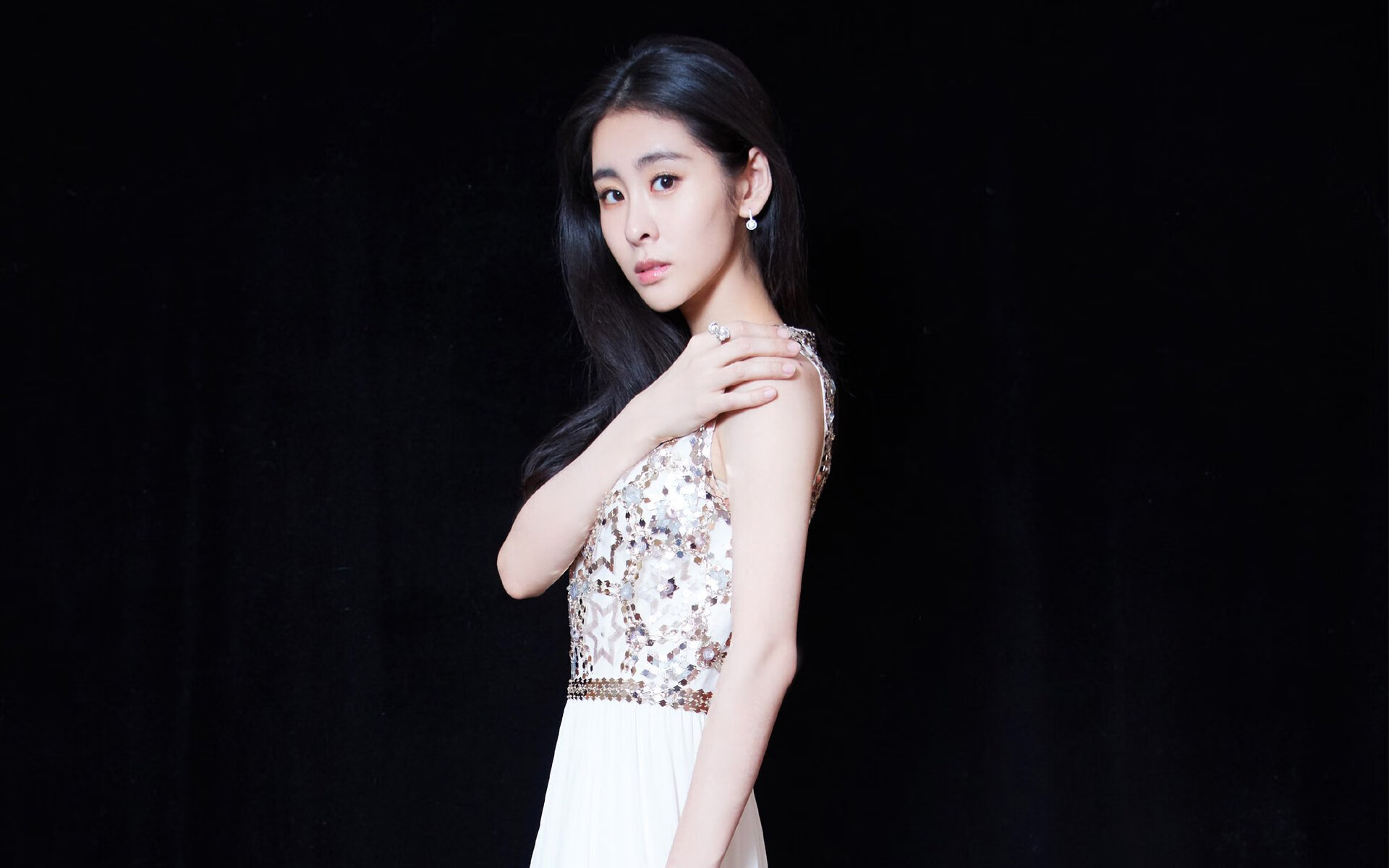 爱游戏体育APP下载-王楚钦谈比赛节奏感找到关键点，王楚钦和谁比赛摔拍子